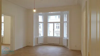 SCHÖNE ALTBAUWOHNUNG