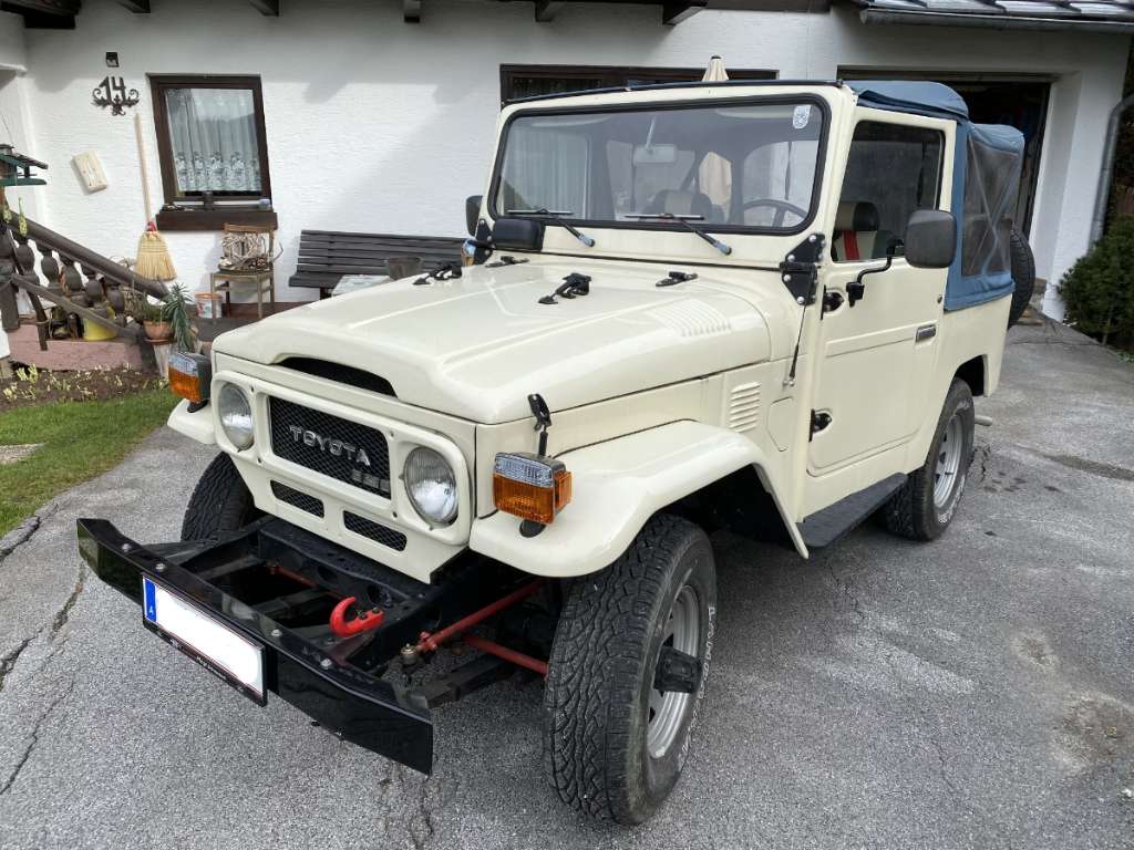 Toyota Land Cruiser BJ40 SUV / Geländewagen