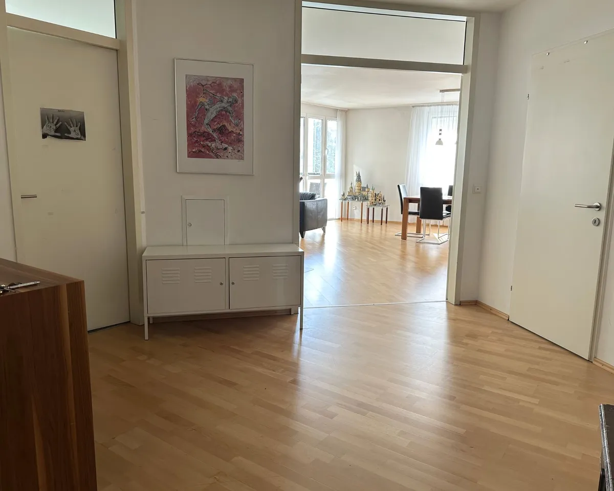 Sonnendurchflutete Wohnung in bester Lage im Herz-Jesu-Viertel - Ansicht 3