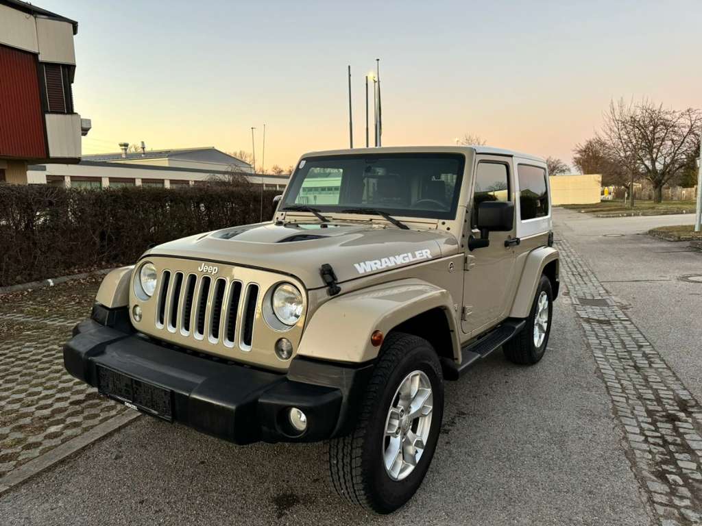 Jeep Wrangler JK SAHARA AUT. 4x4 SUV / Geländewagen