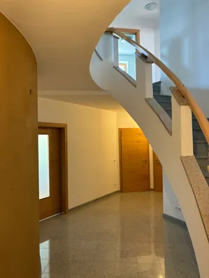 6-Zimmer-Immobilie mieten in Braunau am Inn – 200 m², € 2.200 – Bild 3 von 18