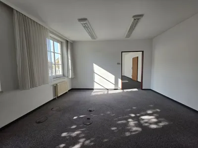 3-Zimmer-Gewerbeimmobilie mieten in Korneuburg – 102 m², € 1.125 – Bild 2 von 7