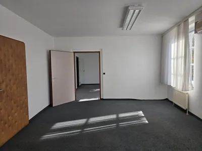 3-Zimmer-Gewerbeimmobilie mieten in Korneuburg – 102 m², € 1.125 – Bild 6 von 7