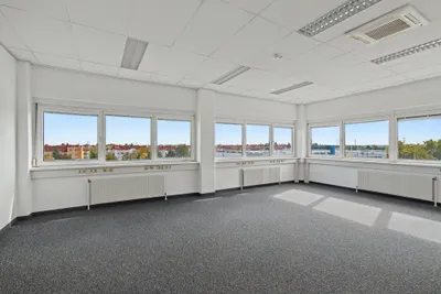 Gewerbeimmobilie mieten in Wien – 740 m², € 10