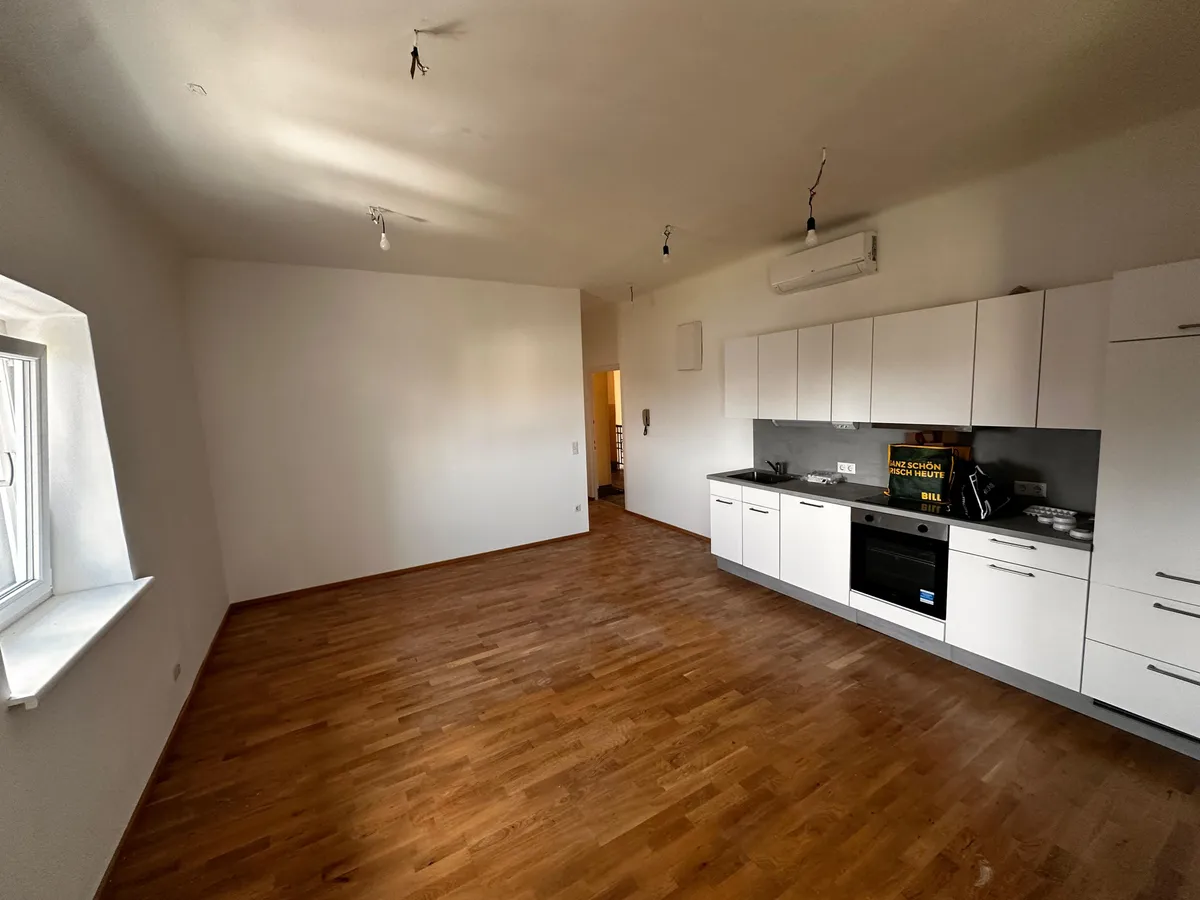 Zentral gelegene Altbauwohnung - Dachgeschoß - Ansicht 2