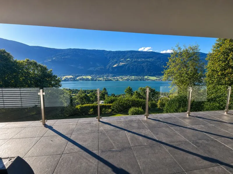 Moderne Villa mit unverbaubarem Seeblick am Ossiacher See - Widok 2