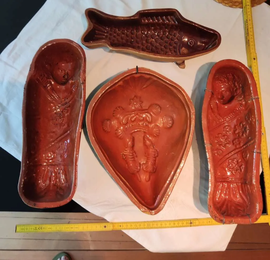 Antike Kuchen Ton Backformen, € 135,- (9872 Dellach)