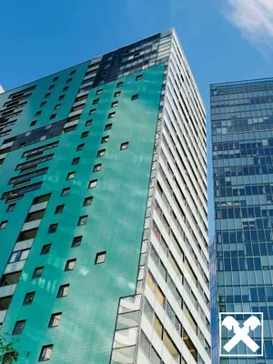 Traumhafte Wienerbergcity-Wohnung über den Dächern Wiens mit Skypool – Bild 2