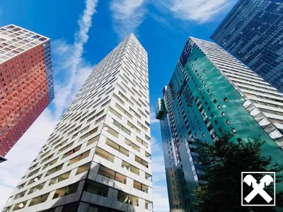 Traumhafte Wienerbergcity-Wohnung über den Dächern Wiens mit Skypool – Bild 3
