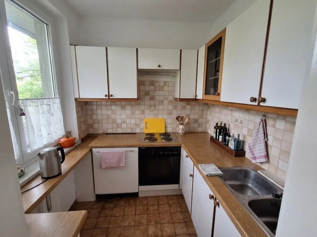 Schöne 2-Zimmer-Wohnung mit Loggia – pohled 3