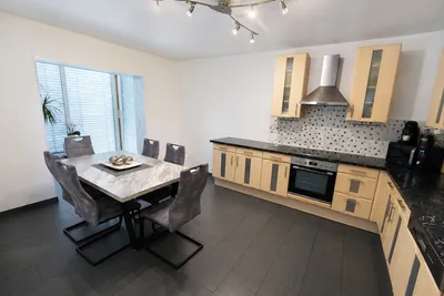 5-Zimmer-Haus kaufen in Neunkirchen – 150 m², € 299.999 – Bild 2 von 16