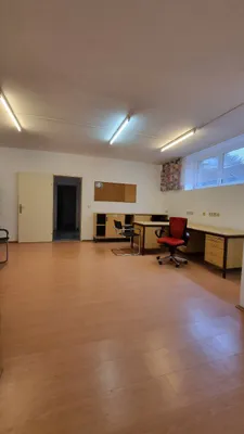 10-Zimmer-Gewerbeimmobilie mieten in Bruck an der Leitha – 188 m², € 700 – Bild 3 von 18