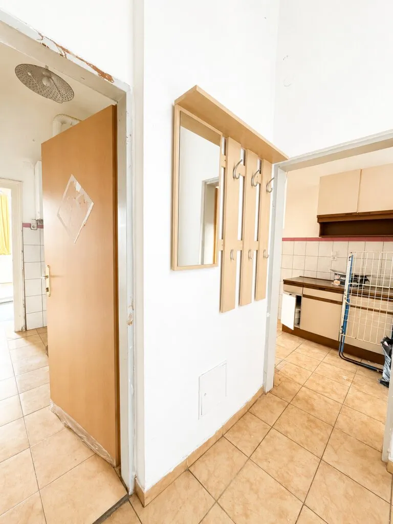 Klassischer Wiener Altbau trifft zentrale Lage - Wohnung mit Charme & Gestaltungsspielraum - Ansicht 3