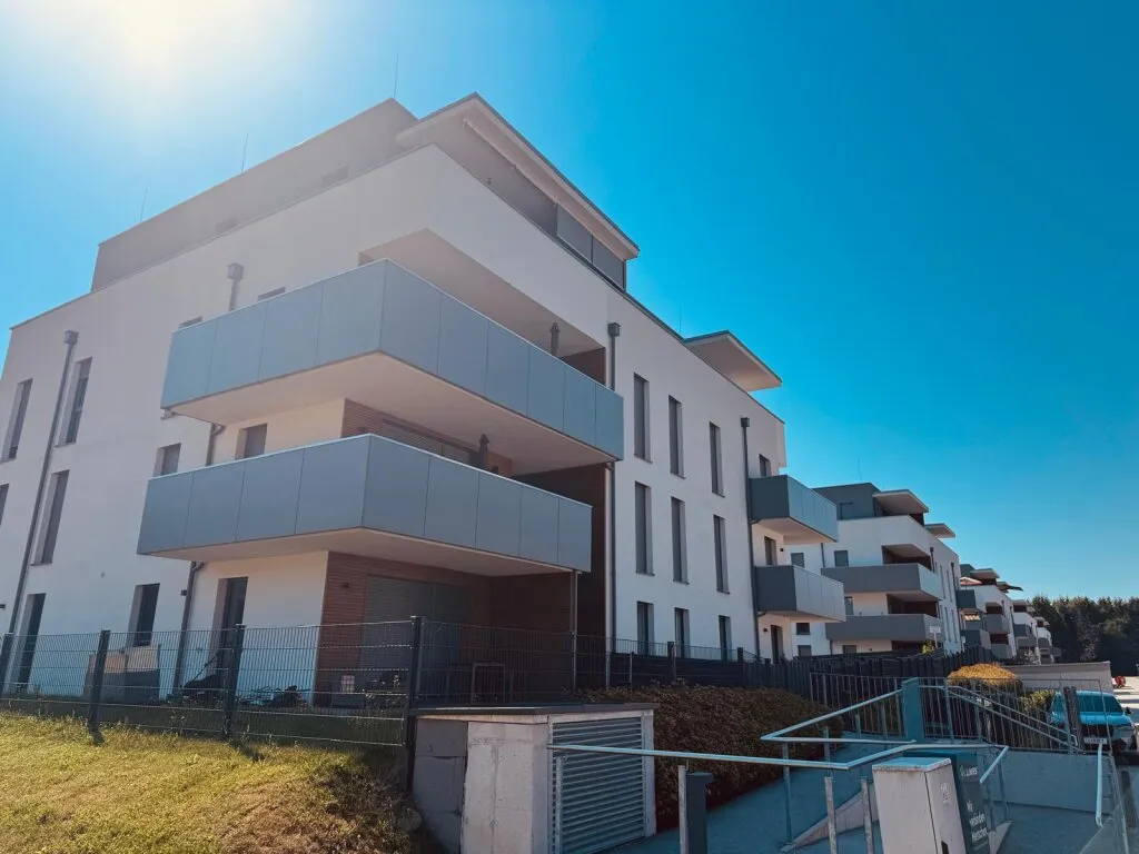 Bad Hall: Exklusive Penthousewohnung mit großer Dachterrasse und Tiefgaragenplatz – pohled 2