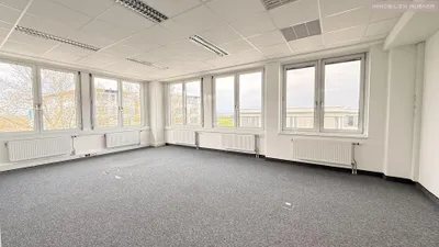 10-Zimmer-Gewerbeimmobilie mieten in Bruck an der Leitha – 487 m², € 6.243