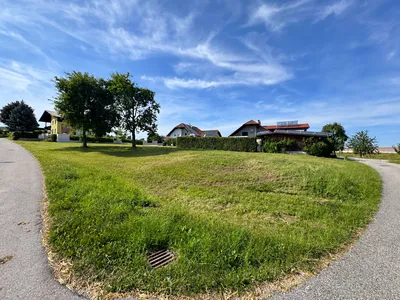 Grundstück kaufen in Grieskirchen – 596 m², € 75.000