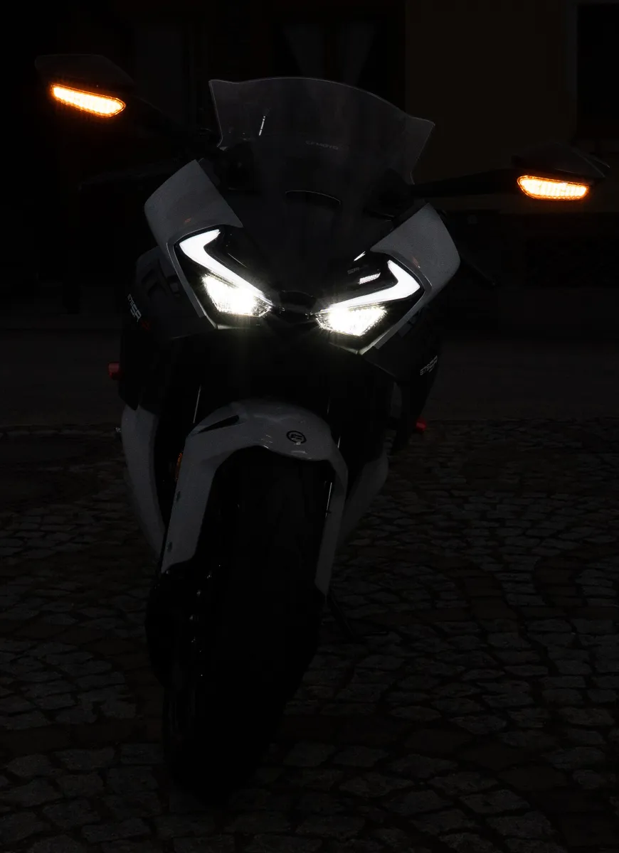 CFMOTO 675SR-R