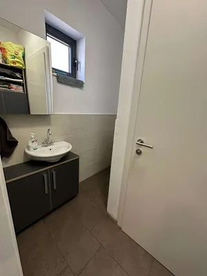 4-Zimmer-Gewerbeimmobilie mieten in Wiener Neustadt Land – 1 405 m², € 3.450 – Bild 22 von 24