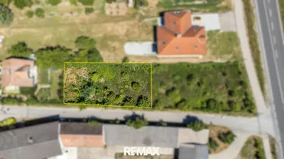 Grundstück kaufen in Gänserndorf – 592 m², € 110.000 – Bild 1 von 9