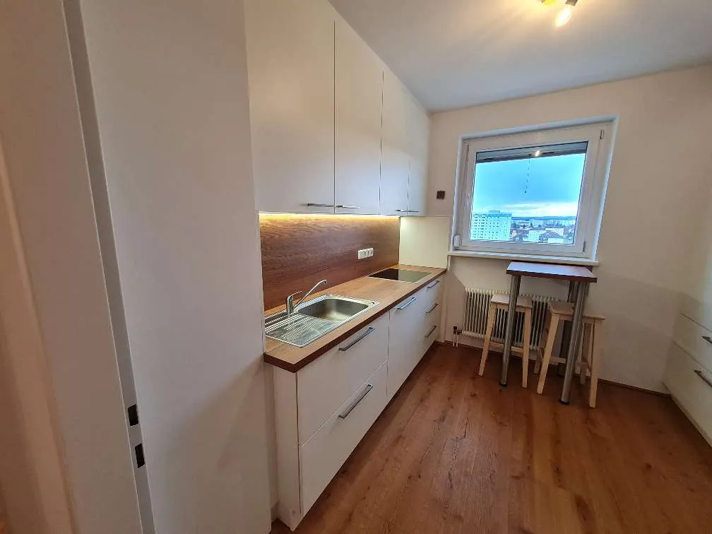 Sonnige Wohnung mit 2 Balkonen und unverbaubarer Aussicht - provisionsfrei - Ansicht 2