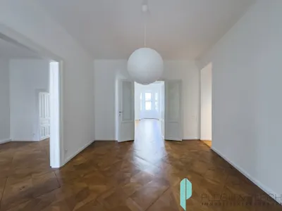 Provisionsfrei für den Mieter - Charmante 4,5 Zimmerwohnung in stilvollem Altbau - WG geeignet – Bild 3