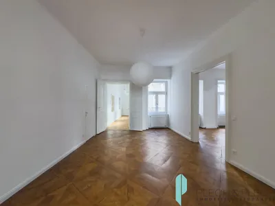 Provisionsfrei für den Mieter - Charmante 4,5 Zimmerwohnung in stilvollem Altbau - WG geeignet – Bild 2