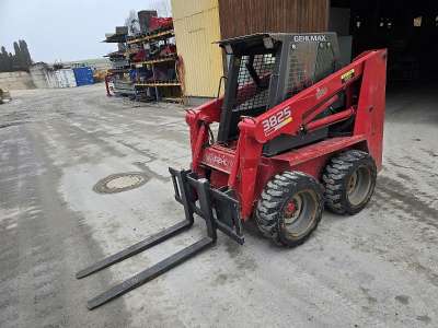Kompaktlader GEHLMAX 3825SX Baumaschine