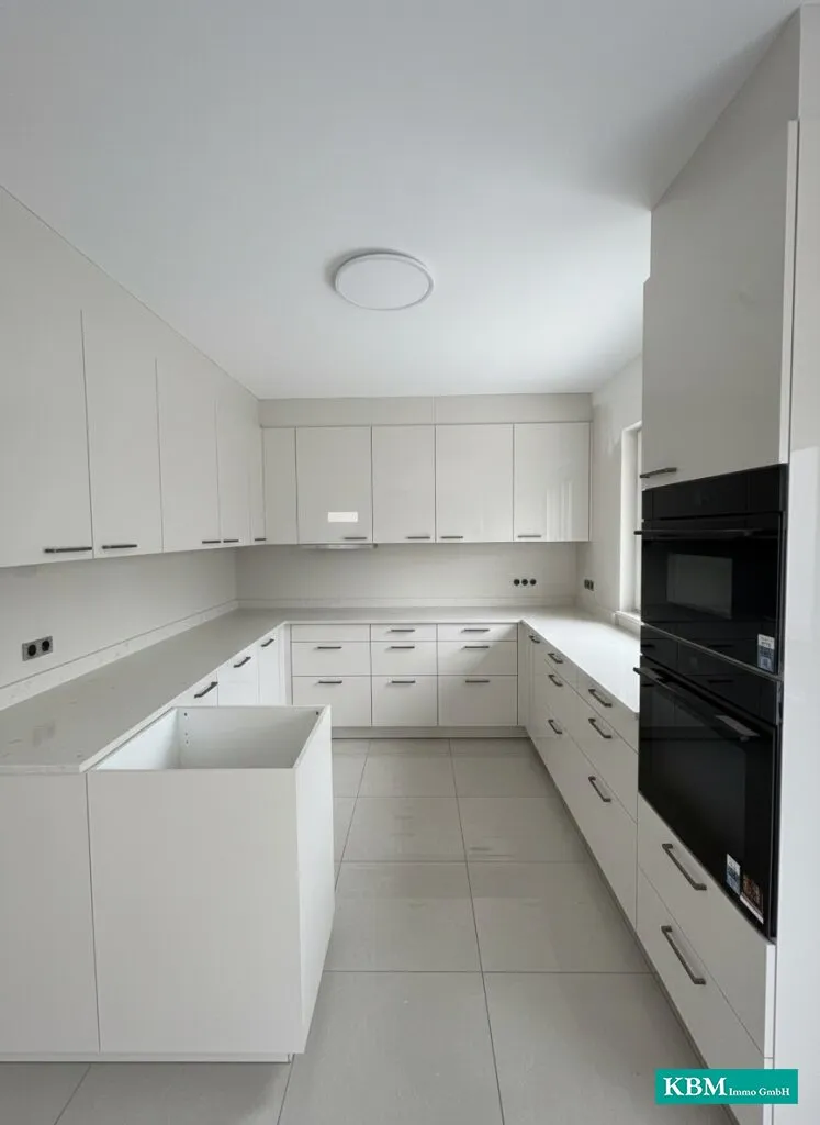 Erstbezug - Hochwertige Doppelhaushälfte mit Garten, Dachterrasse & 5 Schlafzimmern - Ansicht 3