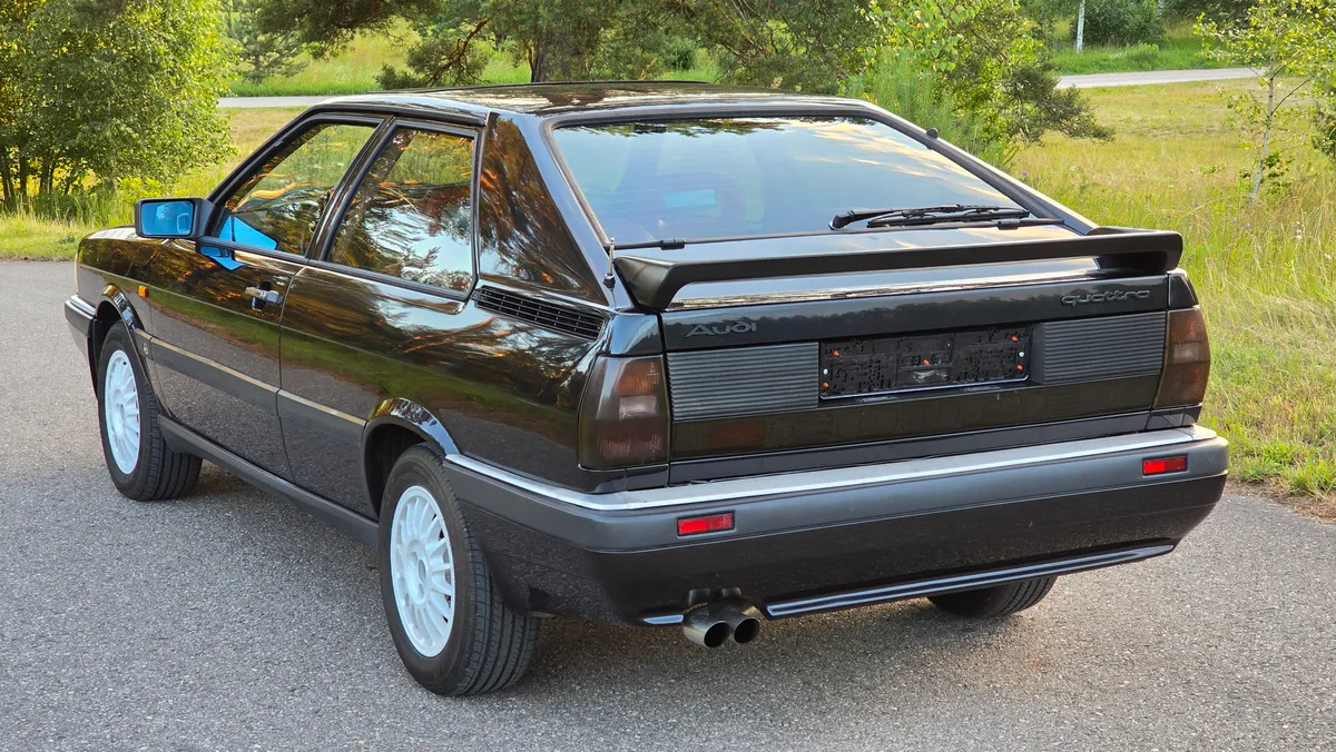 Audi Coupe 1988 photo 2