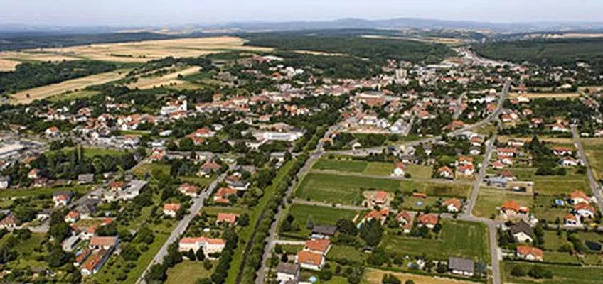 OPTIMALES BAUTRÄGER-GRUNDSTÜCK mit ARCHITEKTUR-ENTWURFSPLANUNG, 9 WOHNEINHEITEN, in SUMME ca. 800 m² NWF in STADTZENTRUM - Ansicht 2