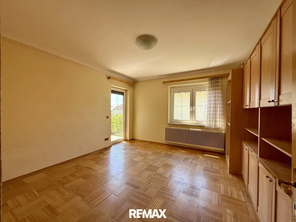 Bestlage Bad Vöslau - Großzügiges Ein- oder Zweifamilienhaus mit viel Potenzial - Ansicht 2