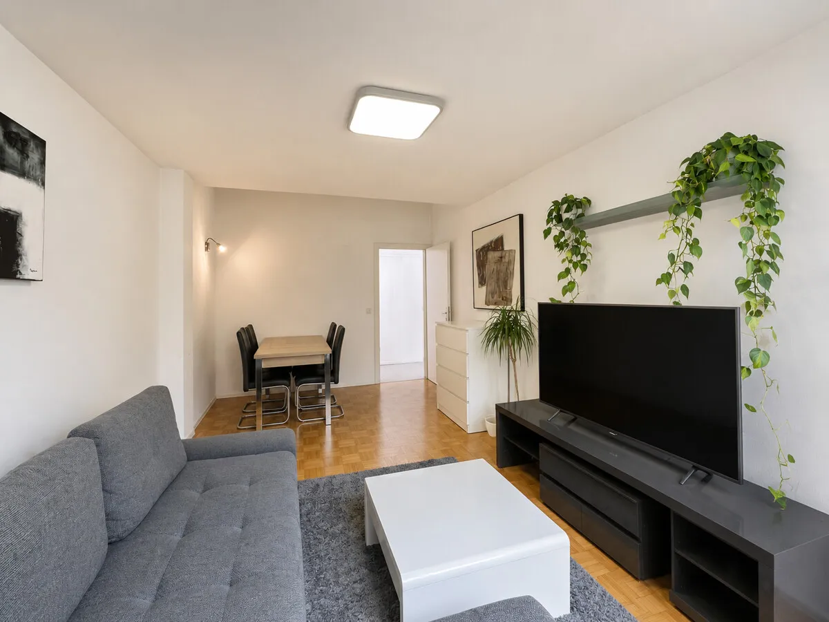 Ruhige 2-Zimmer-Mietwohnung mit Terrasse direkt im Grazer Zentrum! – pohled 2