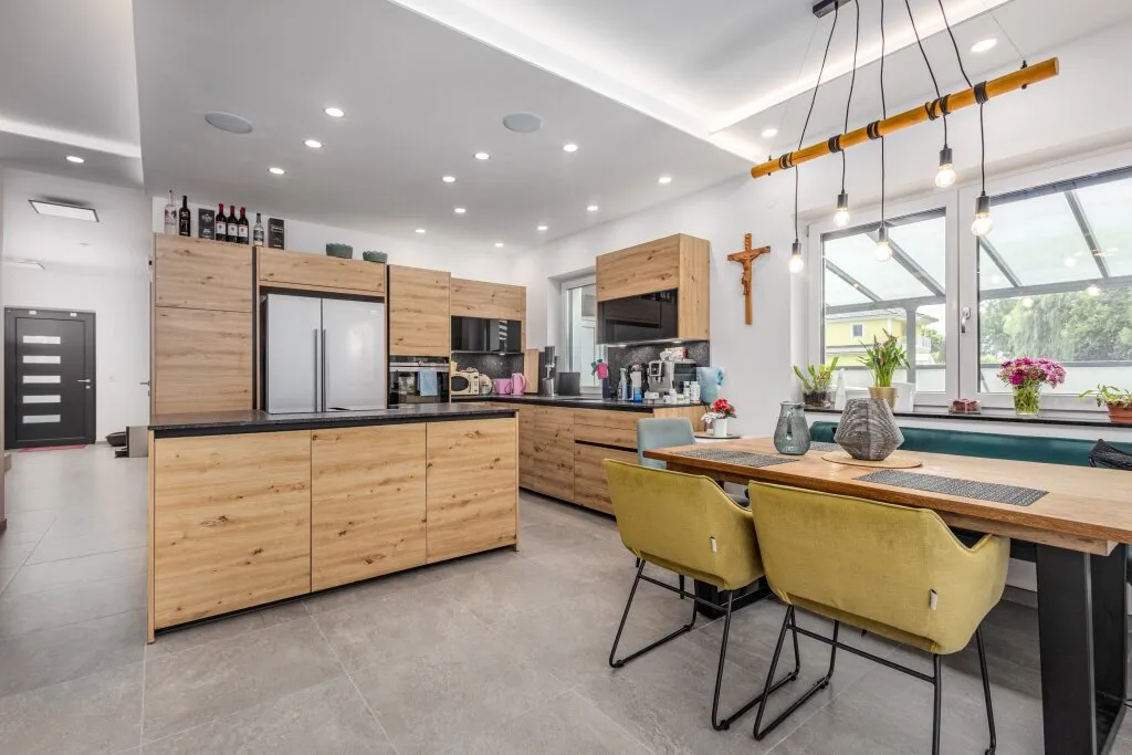 Exklusives Traumhaus mit Smart-Home-Technologie, großem Garten und hochwertiger Ausstattung, Pfaffstätt