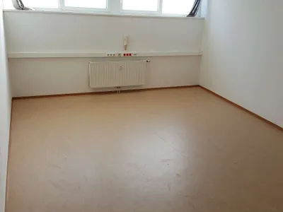 1-Zimmer-Gewerbeimmobilie mieten in Gänserndorf – 35 m², € 511 – Bild 2 von 6