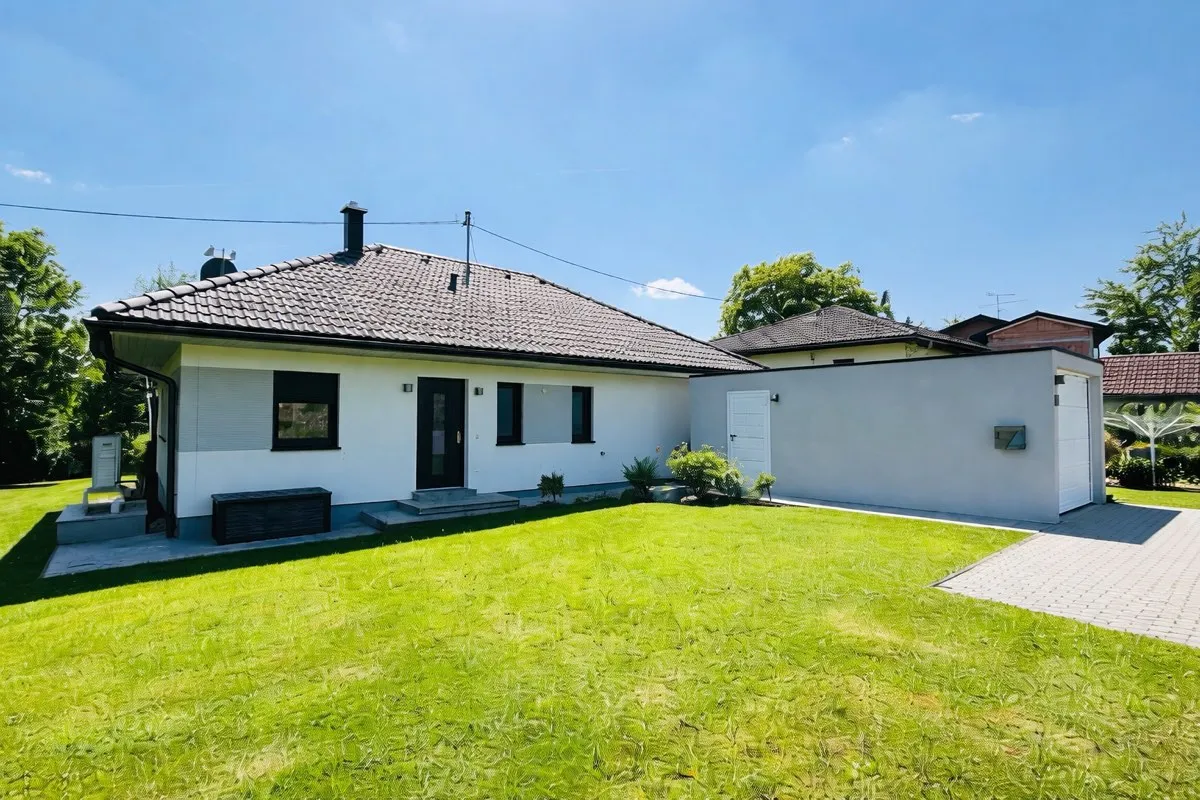 Moderner Bungalow mit großem Grundstück & Terrasse - bezugsfertig in Weibern – pohled 2