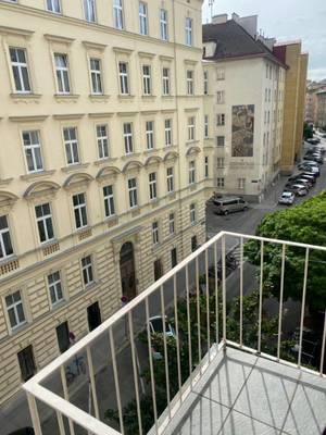 Charmante helle 1-Zimmer Wohnung mit Balkon in Ruhelage nahe der S-Bahn