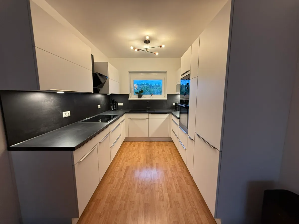 Komplett ausgestattete Wohnung + hochwertige Einbauküche inkl. Geräte - Ansicht 2