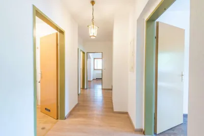 3-Zimmer-Wohnung kaufen in Gmunden – 80 m², € 275.000 – Bild 2 von 8