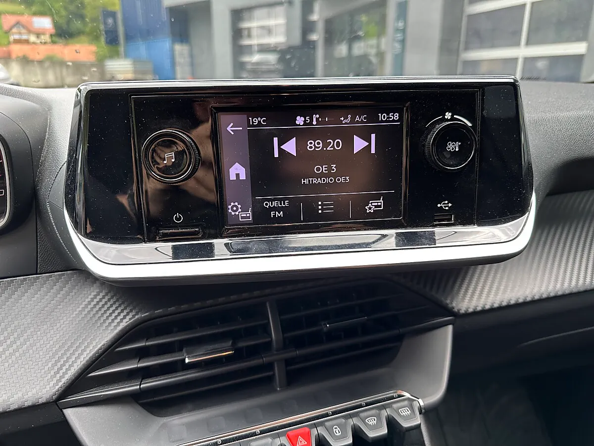 Peugeot 208 1.2 PureTech 75 Like (EURO 6d) – Bild 11