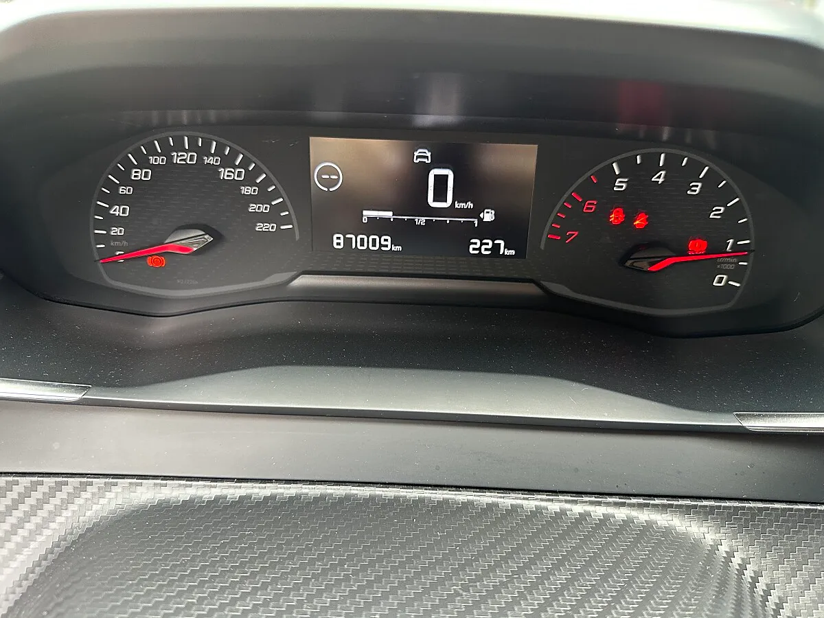 Peugeot 208 1.2 PureTech 75 Like (EURO 6d) – Bild 12