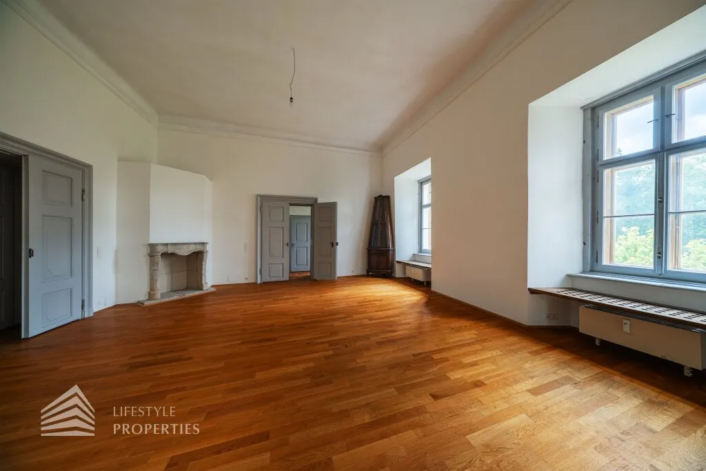 Residieren im Schloss! 3-Zimmer Wohnung in Ebergassing - Ansicht 2