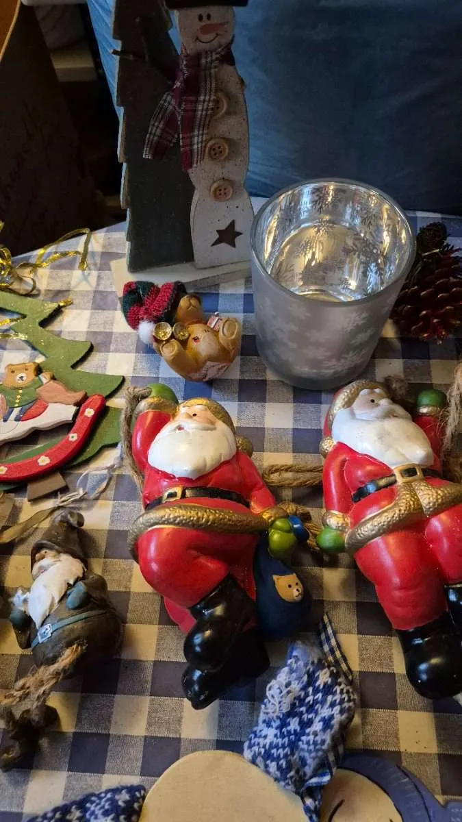 Weihnachts Sachen zu verschenken, € 0,- (2721 Bad Fischau)