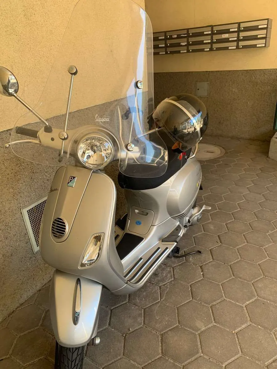 Vespa LX