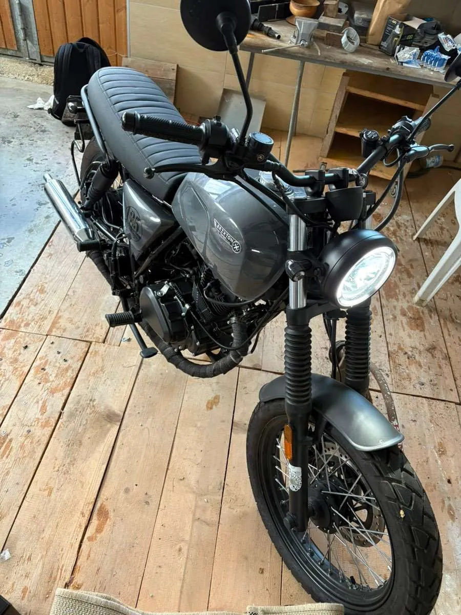 Brixton Cromwell 125