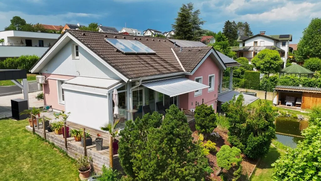 Großzügiges Traum - Haus in Fürstenfeld mit Wunderschönen Garten, Badeteich & vieles mehr - Ansicht 2