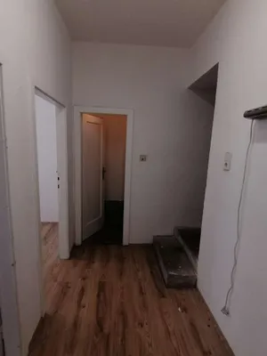 6-Zimmer-Gewerbeimmobilie mieten in Wien – 299 m², € 3.600 – Bild 4 von 22