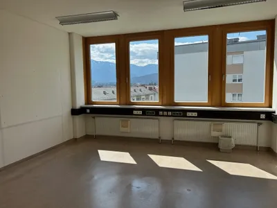 Gewerbeimmobilie mieten in Villach – 724 m², € 9 – Bild 2 von 4
