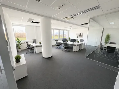 8-Zimmer-Gewerbeimmobilie mieten in Salzburg Stadt – 391 m², € 9 – Bild 3 von 11