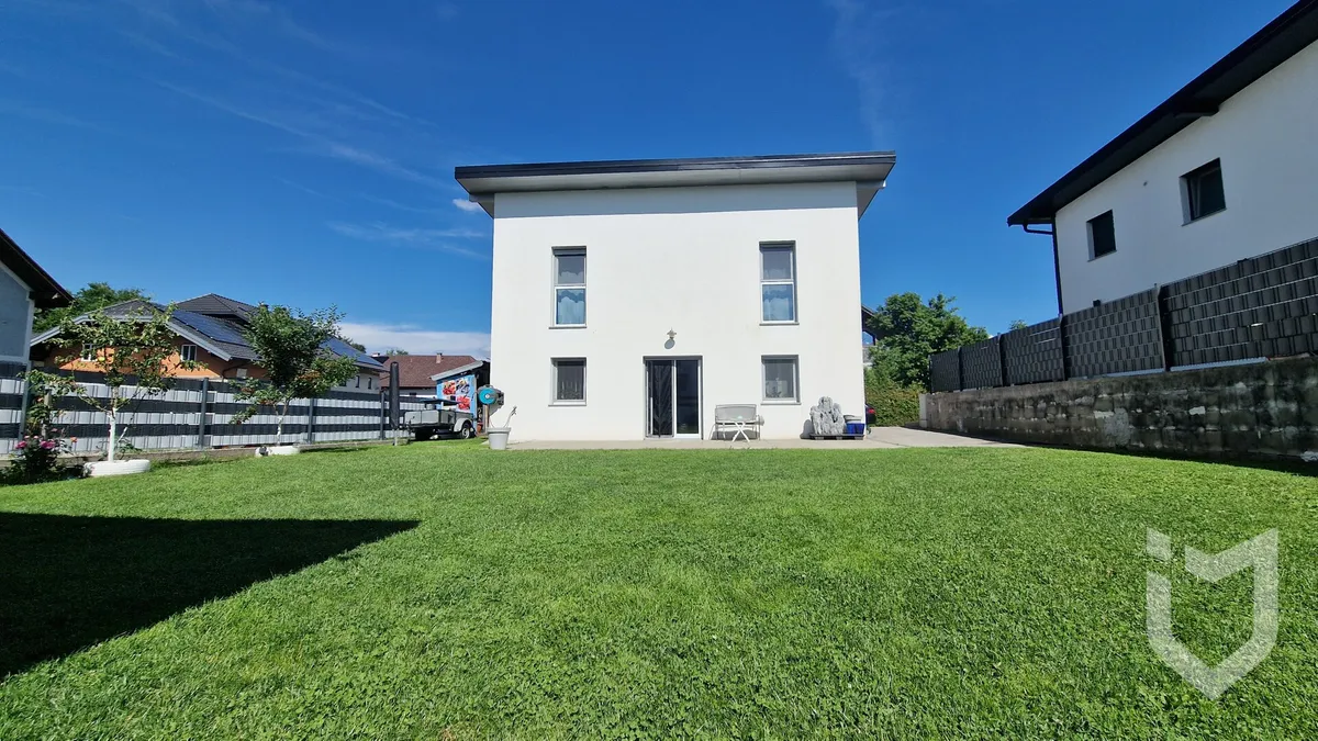 NEUWERTIGES EINFAMILIENHAUS MIT 5 ZIMMER MODERN MIT GEPFLEGTEM GARTEN - Ansicht 3