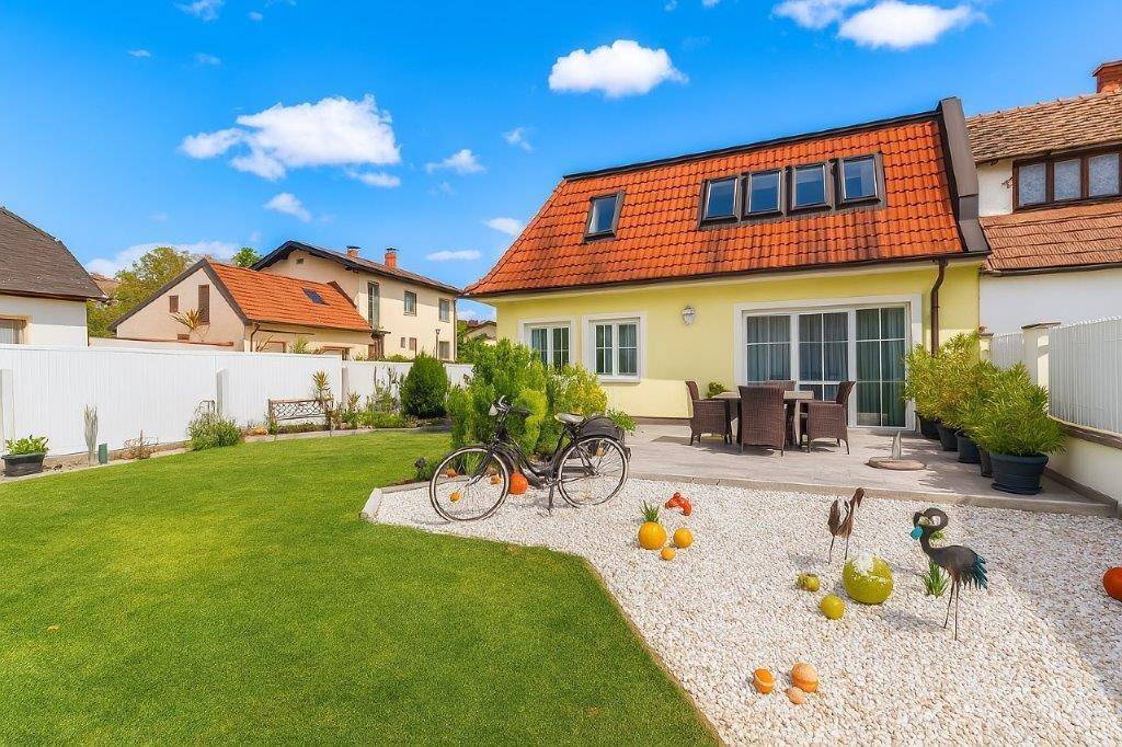 Traumanwesen in Ebergassing - Gartenidylle mit Pool & bester Wien-Anbindung!, Ebergassing